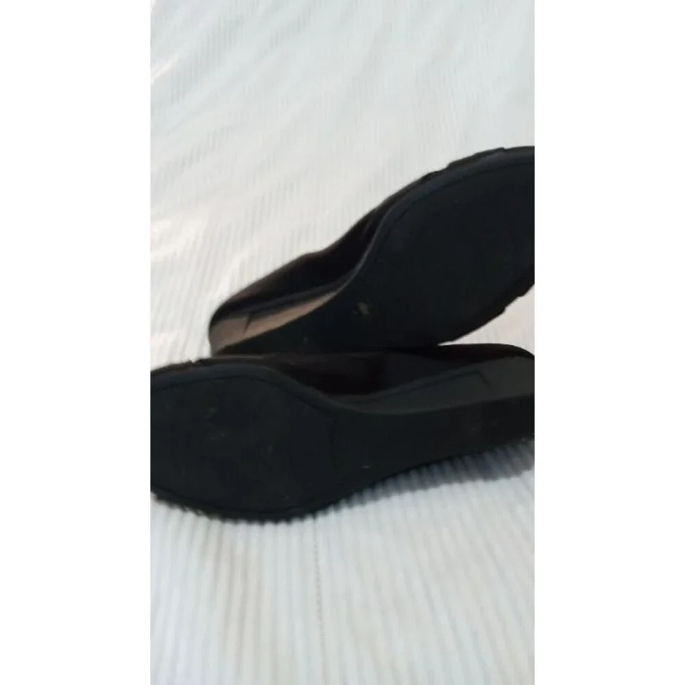 Bandolino Women’s Slip‑On Shoes – Elegant Black – Size 10..
